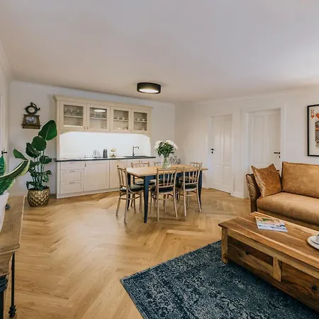 Wroclawska 11 아파트 *